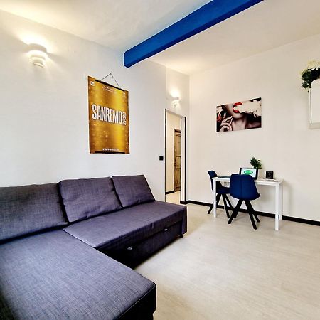 Homeholidaysanremo - Palace Ngoại thất bức ảnh