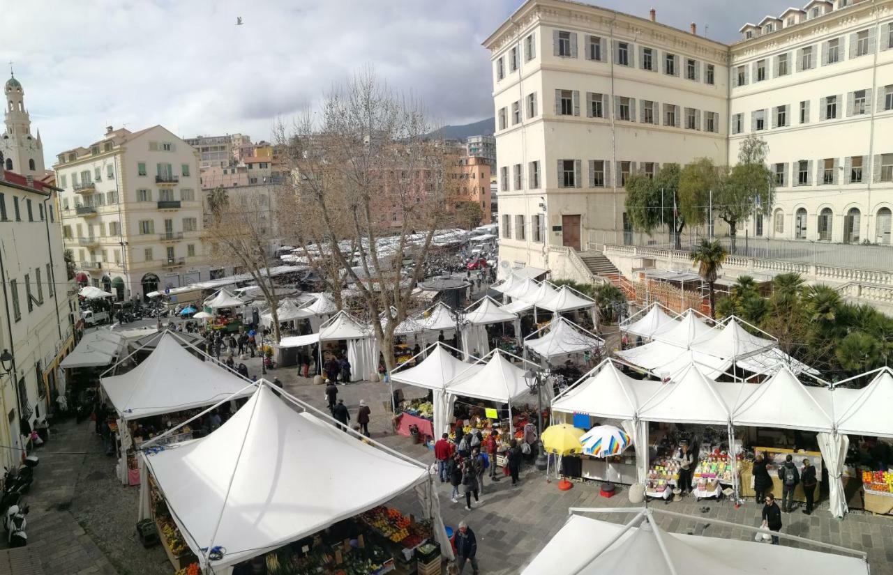 Homeholidaysanremo - Palace Ngoại thất bức ảnh